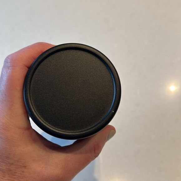 Bass pro shops  12 oz slim can cooler new with tags, great gift with 6 pack. - Picture 6 of 7